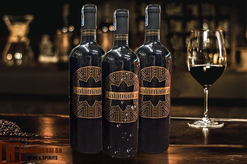 Rượu Vang Salamanca 2018 có mầu đỏ đậm