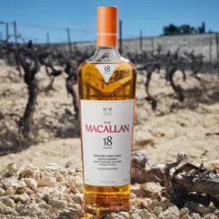 Macallan 18 Năm Colour Collection