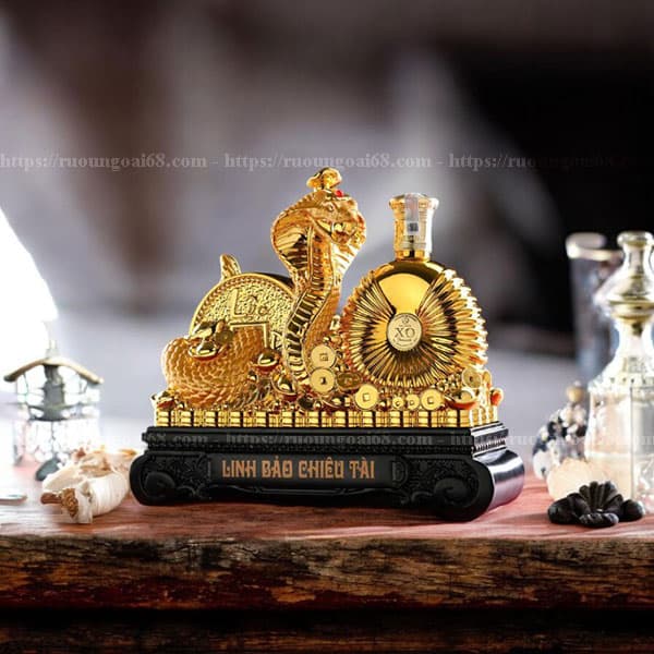 Rượu Linh Vật Rắn 2025 Linh Bảo Chiêu Tài Gold