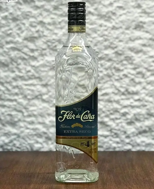 Flor de Cana 4 năm - Extra Seco Flor de Cana 4 năm - Extra Seco