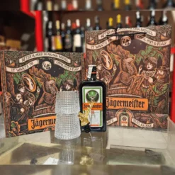 HỘP QUÀ JAGERMEISTER 700ML + 2 Ly Whisky + 1 đầu rót rượu