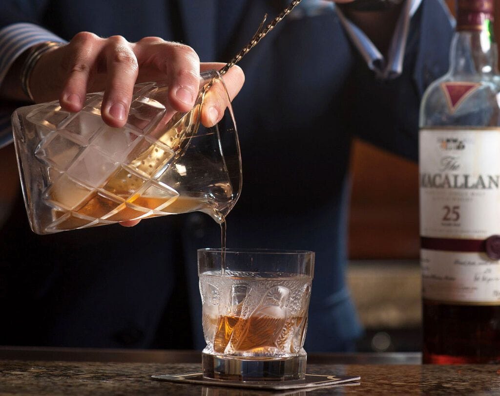 Cách thưởng thức rượu Macallan đúng chuẩn chuyên gia Cách thưởng thức rượu Macallan