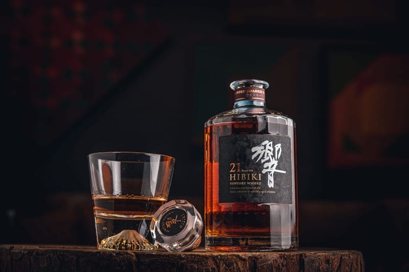 Hibiki có hợp để làm quà biếu cao cấp? Tìm hiểu hương vị dòng rượu này Hibiki có hợp để làm quà biếu cao cấp