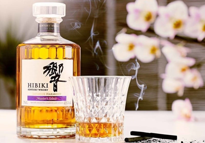 So sánh Hibiki Harmony và Hibiki Master Select giống & khác nhau như thế nào? Hibiki Harmony và Hibiki Master’s Select