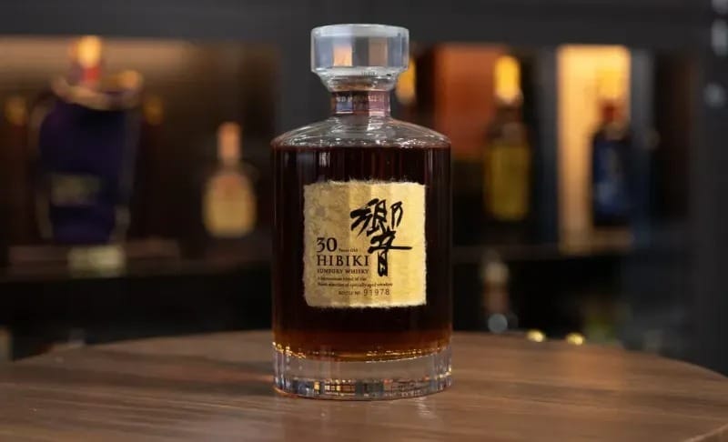 Nên chọn Hibiki nào cho người mới uống whisky? Hướng dẫn chi tiết từ A-Z Nên chọn Hibiki nào cho người mới uống whisky