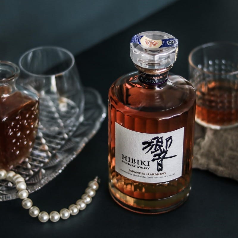 Rượu Hibiki có bị làm giả không? Sự thật bạn cần biết trước khi mua rượu Hibiki có bị làm giả không