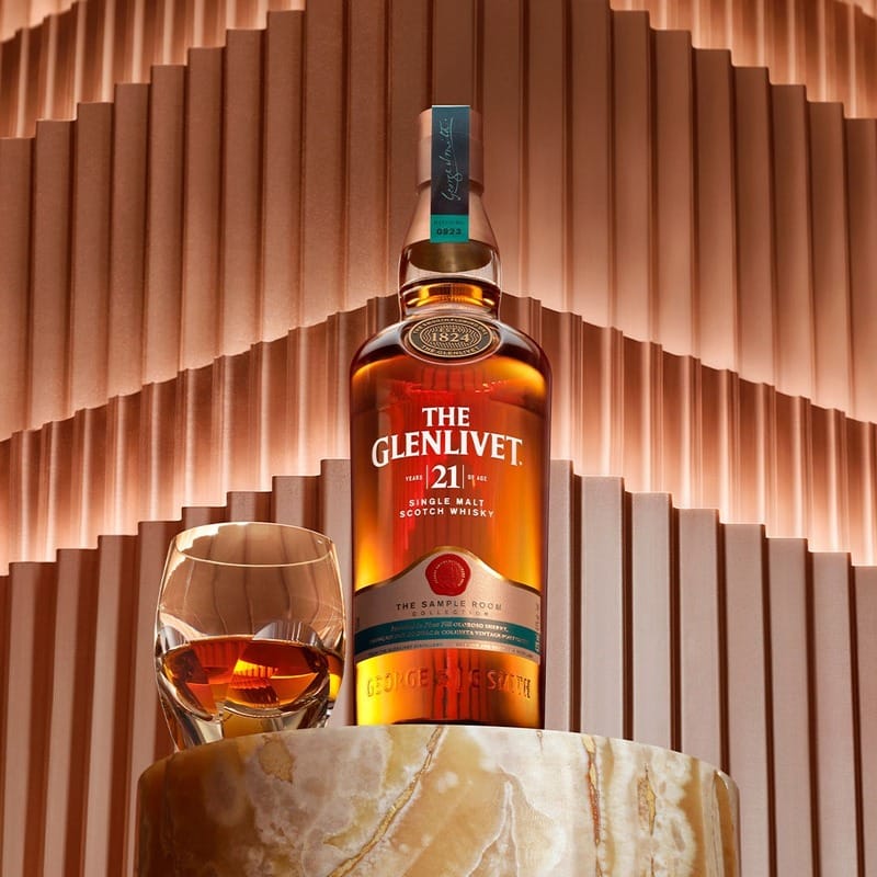 Phân biệt rượu Glenlivet thật và giả: Hướng dẫn chi tiết giúp người tiêu dùng tránh mua nhầm phân biệt rượu Glenlivet thật và giả