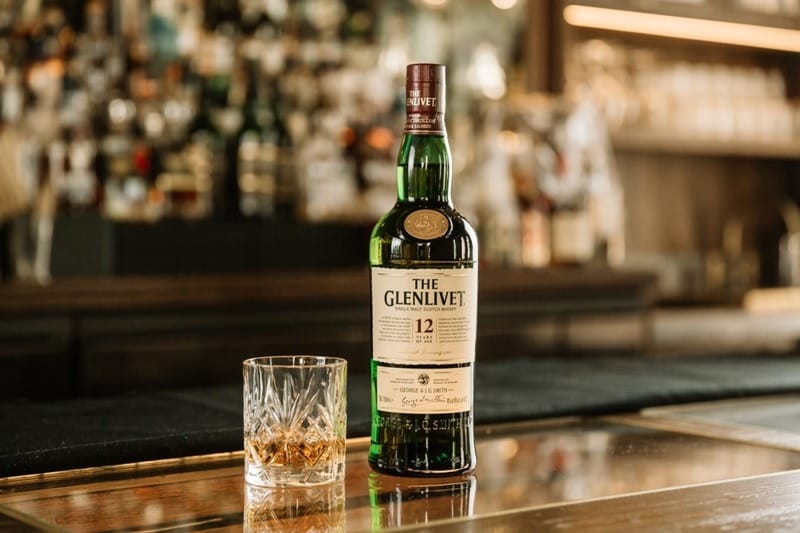 Thưởng thức rượu Glenlivet đúng cách để cảm nhận trọn vẹn hương vị tinh tế thưởng thức Rượu Glenlivet