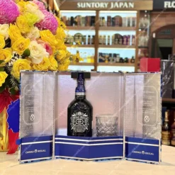Chivas 18 Blue Hộp Quà 2026 bên trong
