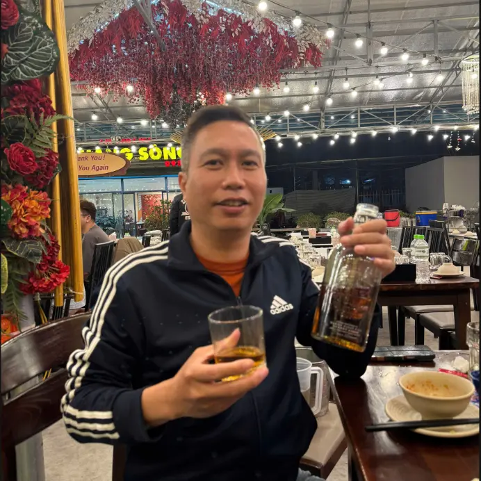 Rượu Ngoại 68 Khách hàng Anh Côn