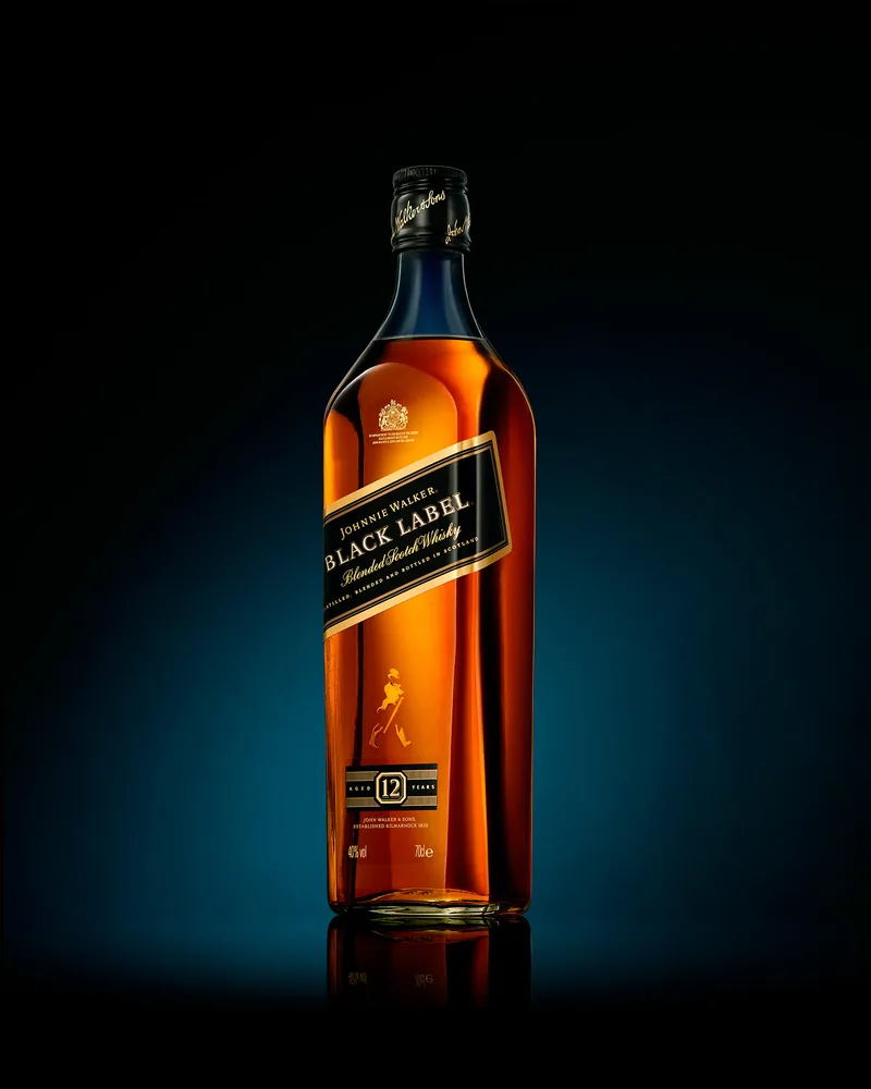 Chai rượu Johnnie Walker Black Label 12 năm – chuẩn mực phân khúc tầm trung
