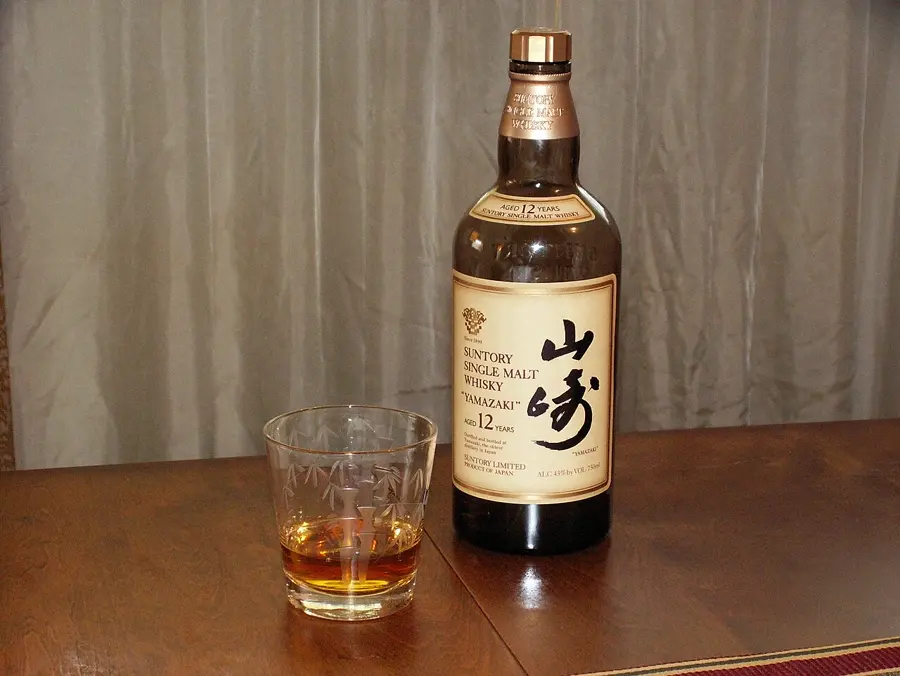 Top 10 Chai Whisky Nhật Ngon Nhất Đáng Mua 2026–2027 Bộ sưu tập chai whisky Yamazaki Nhật Bản